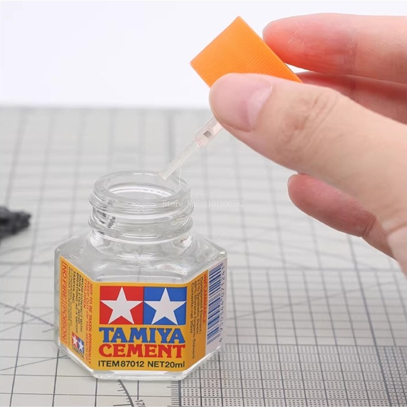 Клей для моделей 40 мл 87003/8 – обзор и цена Tamiya Model Paint Set